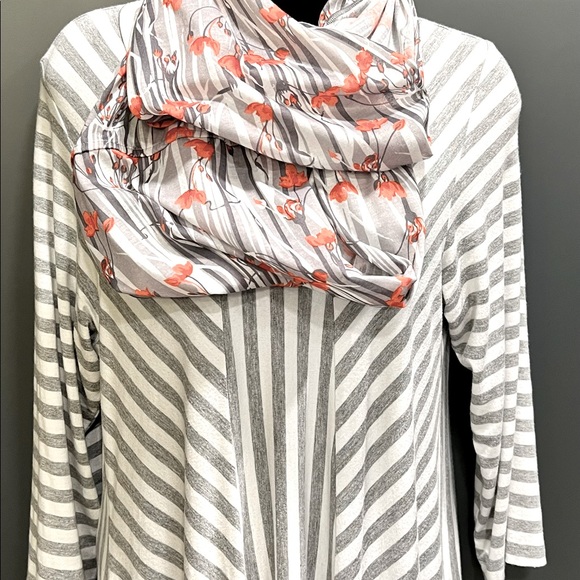 Comfy asymmetrical striped flowing long tunic, looks brand new, super soft